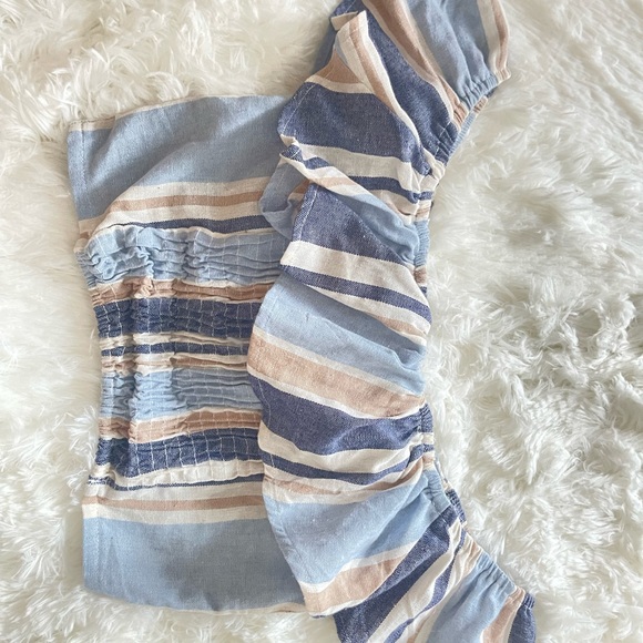 Simply Blessed Boutique Stripped ruffled off-shoulder Front Tie Crop - Picture 2 of 2